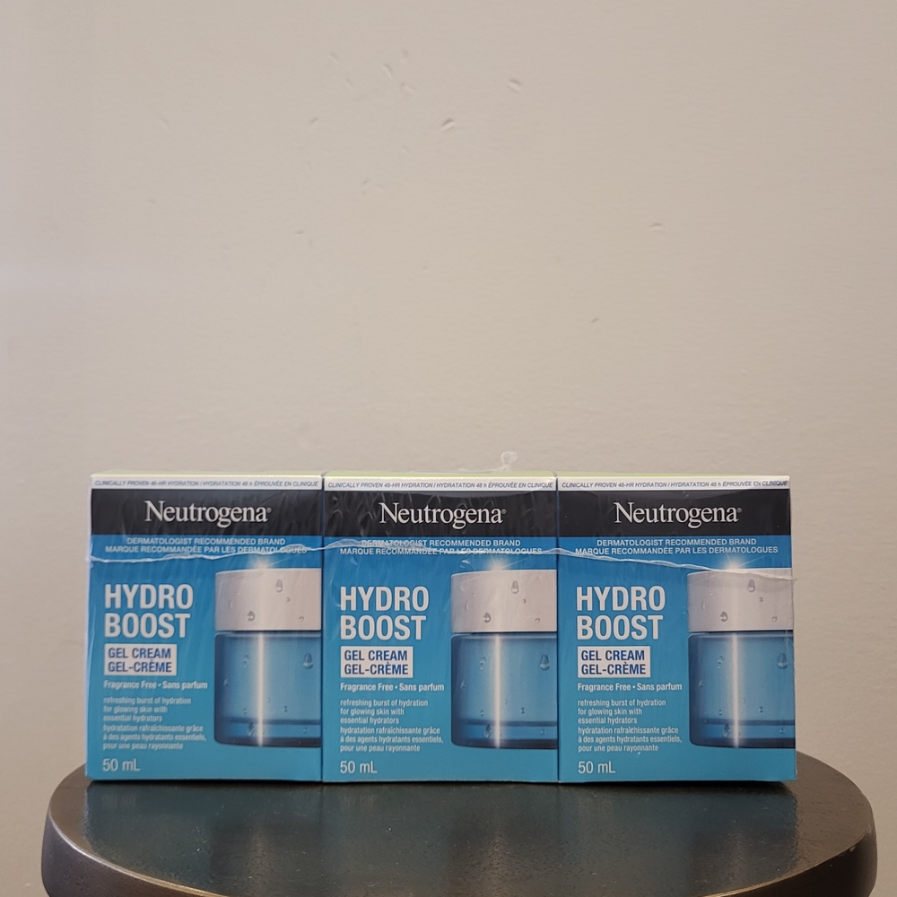 3 x Neutrogena Hydro Boost Gel Cream in Green Box